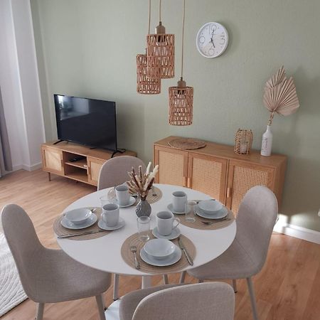 City-Apartment Mit Parkplatz & Fahrradraum! Nur 300M Zum Stadthafen Schwerin  Eksteriør bilde
