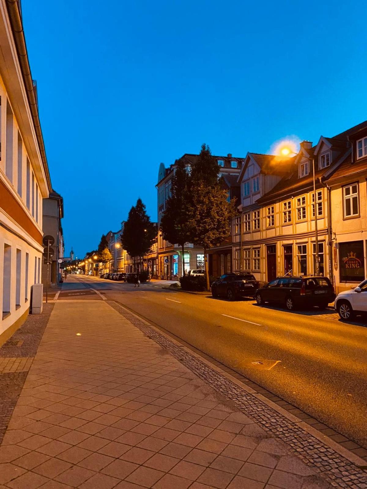 City-Apartment Mit Parkplatz & Fahrradraum! Nur 300M Zum Stadthafen Schwerin  Eksteriør bilde